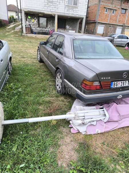 Mercedes Benz E 124 