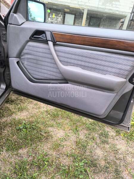 Mercedes Benz E 124 