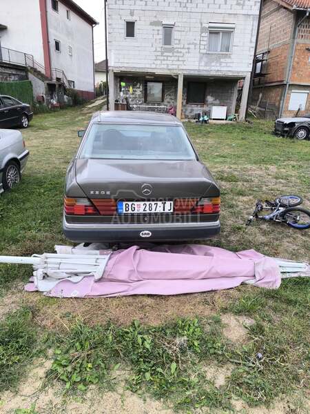 Mercedes Benz E 124 