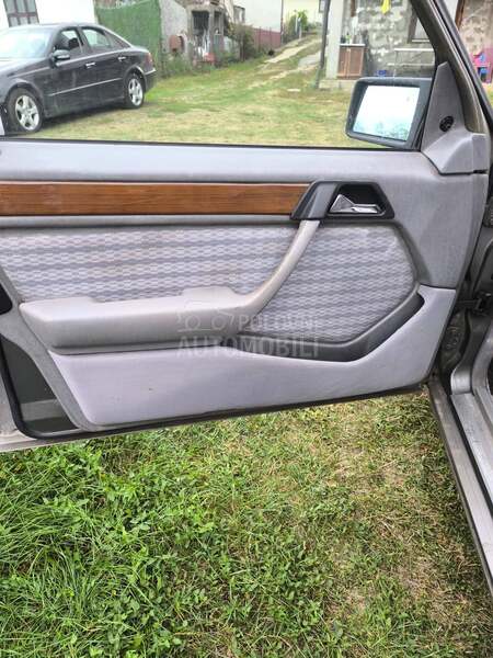 Mercedes Benz E 124 