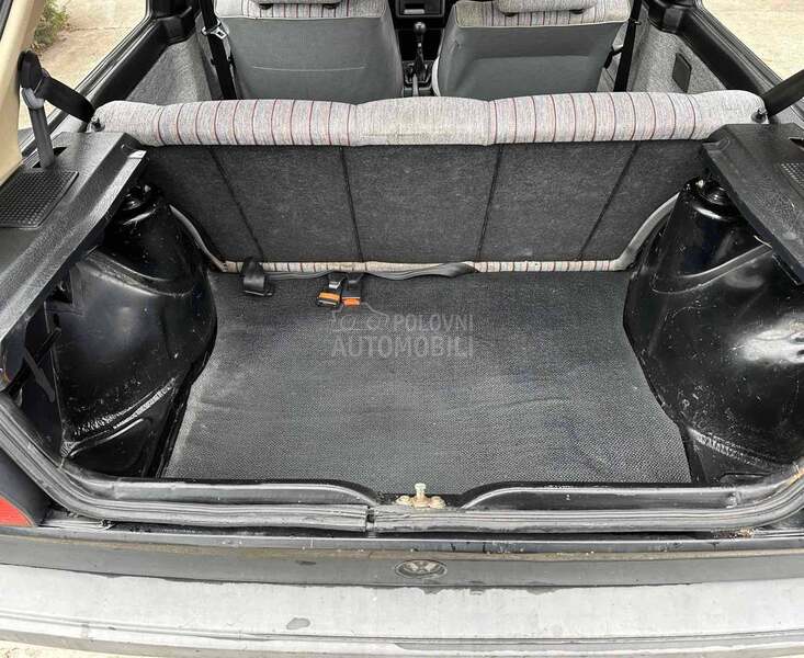 Volkswagen Golf 2 1.6 FABRIKA