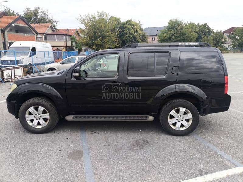 Nissan Pathfinder Luxury Edition