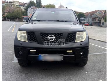 Nissan Pathfinder Luxury Edition