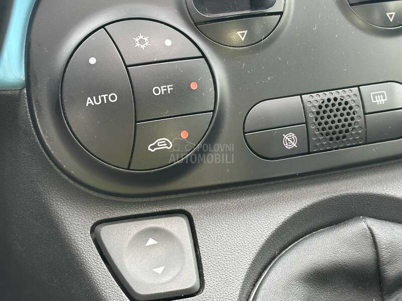 Fiat 500C CH/NAVl/interscope