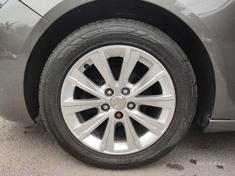 Peugeot 308 1.2