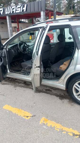 Ford Focus 1,6 16v zetec