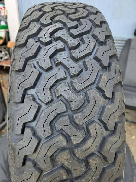 Ostalo 215/70 R16 Sve sezone