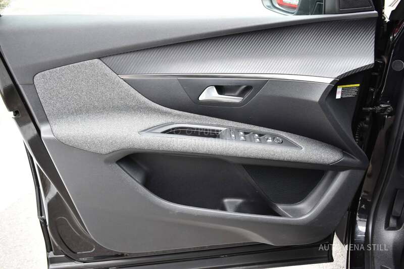 Peugeot 3008 Active 1.2 AT