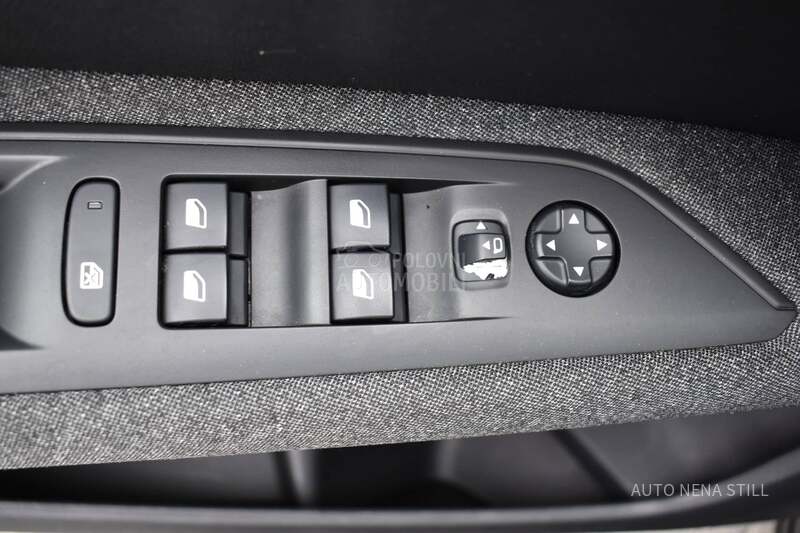 Peugeot 3008 Active 1.2 AT