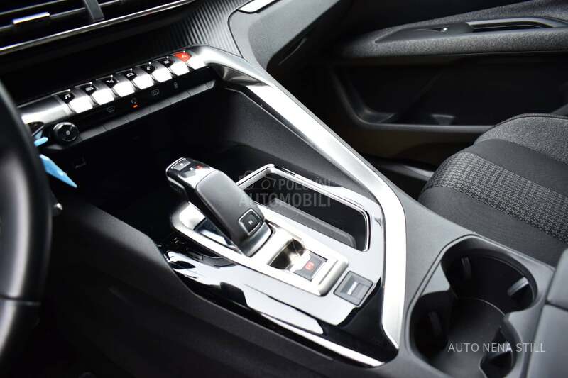 Peugeot 3008 Active 1.2 AT