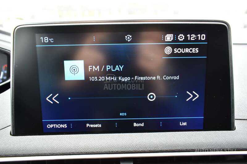 Peugeot 3008 Active 1.2 AT