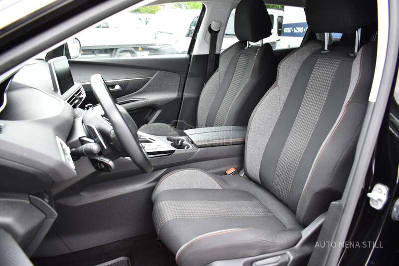Peugeot 3008 Active 1.2 AT