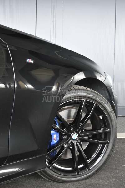 BMW 330 xDrive M Paket AT