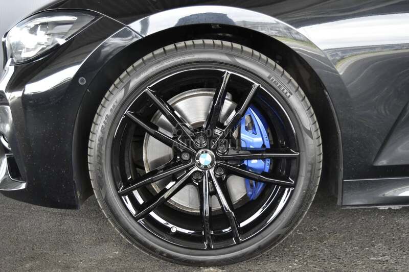 BMW 330 xDrive M Paket AT