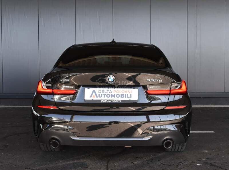 BMW 330 xDrive M Paket AT