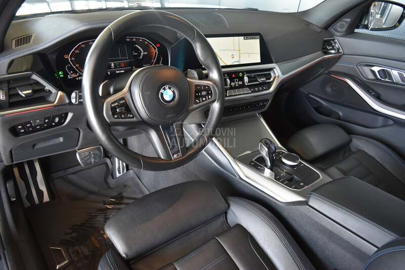 BMW 330 xDrive M Paket AT
