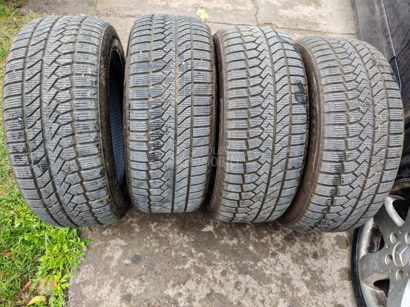 Goodride 225/55 R16 Zimska