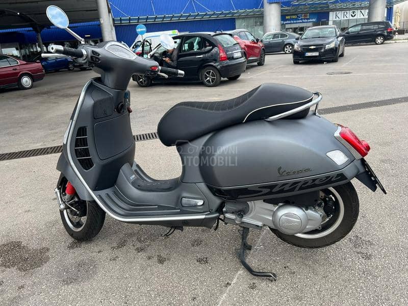 Piaggio Vespa gts 300