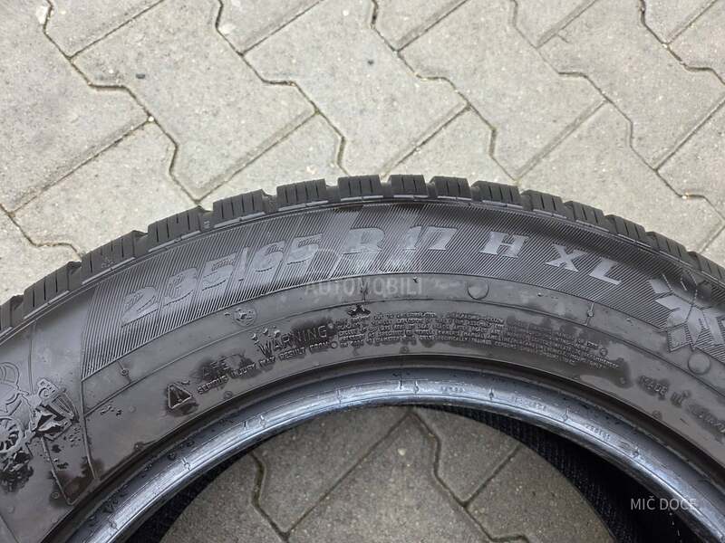 Viking 235/65 R17 Zimska