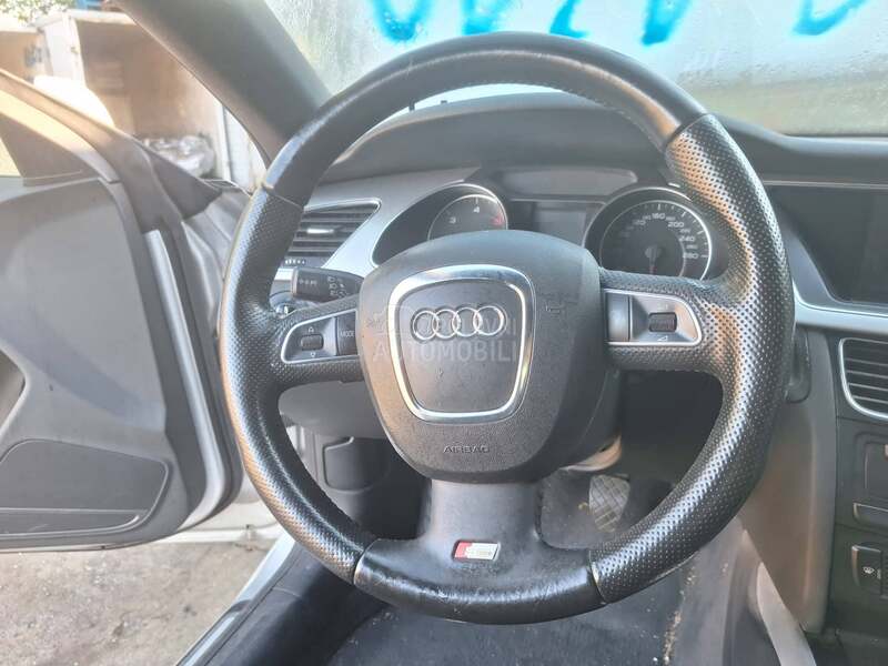 Audi A5 2011. god. -  kompletan auto u delovima