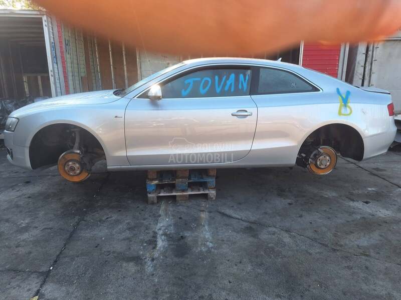 Audi A5 2011. god. -  kompletan auto u delovima