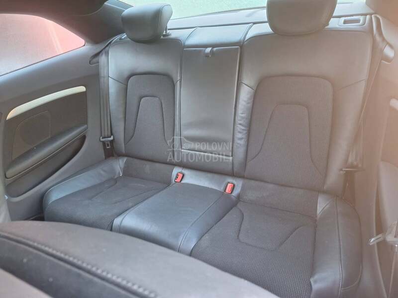 Audi A5 2011. god. -  kompletan auto u delovima