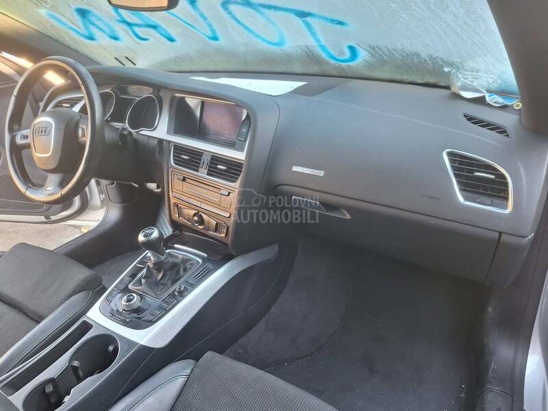 Audi A5 2011. god. -  kompletan auto u delovima