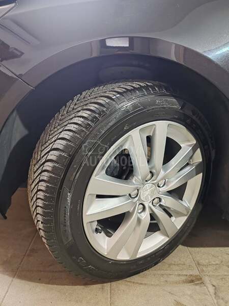 Peugeot 308 1.6 BLUE HDI