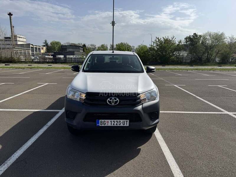 Toyota Hilux 2.4