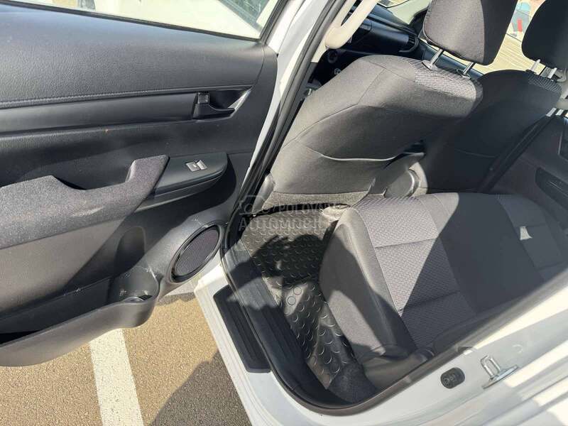Toyota Hilux 2.4