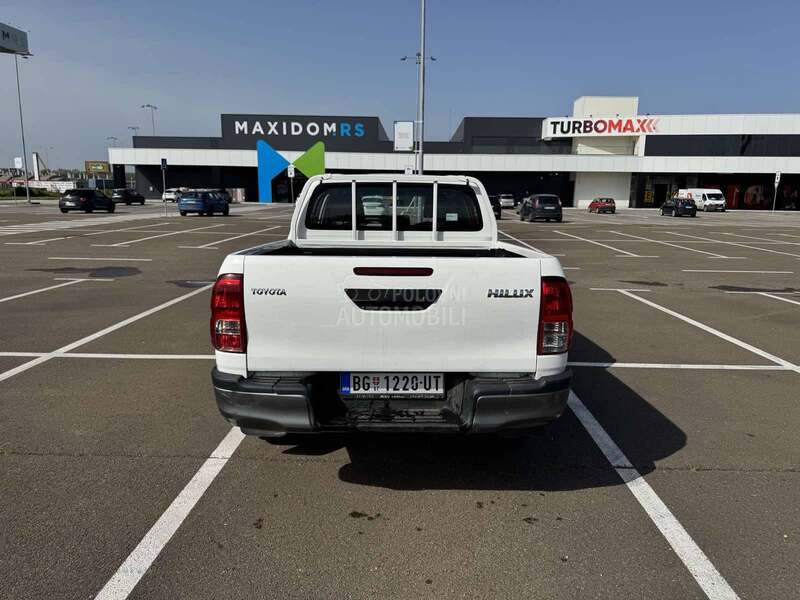 Toyota Hilux 2.4