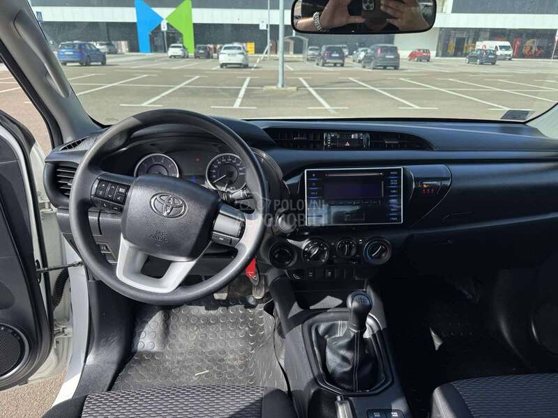 Toyota Hilux 2.4