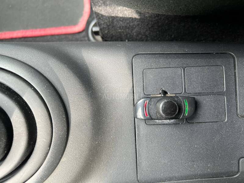 Toyota Yaris 1.0vvti