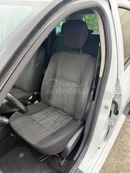 Dacia Duster 1.6