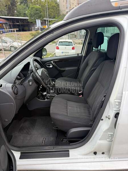 Dacia Duster 1.6