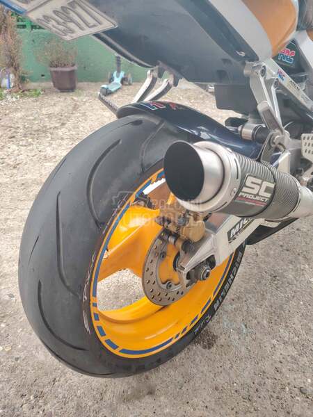 Honda 929