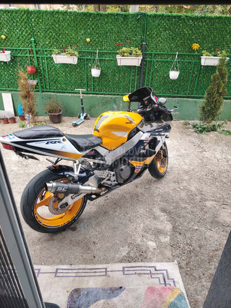 Honda 929