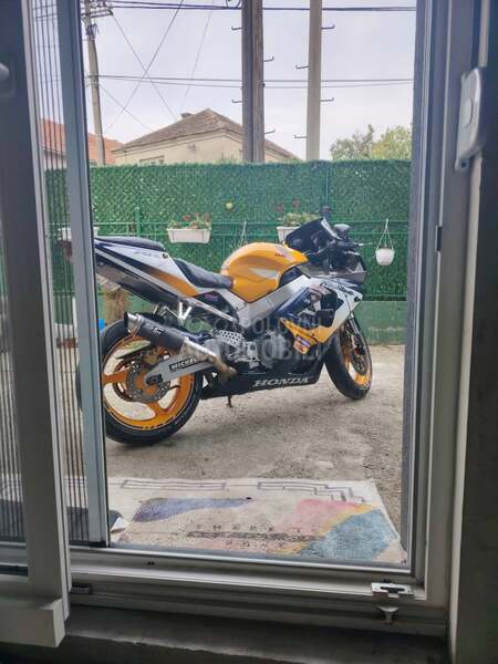 Honda 929