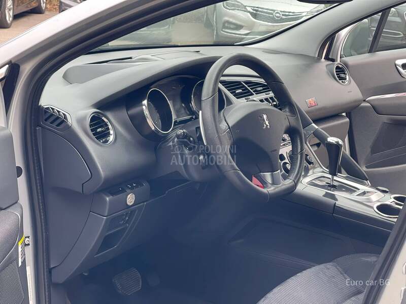 Peugeot 3008 P A N O. A U T