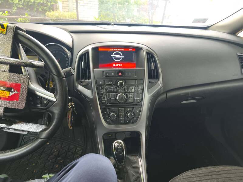 Opel Astra J 