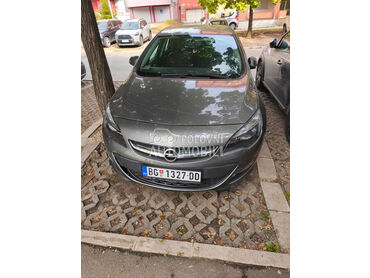 Opel Astra J 