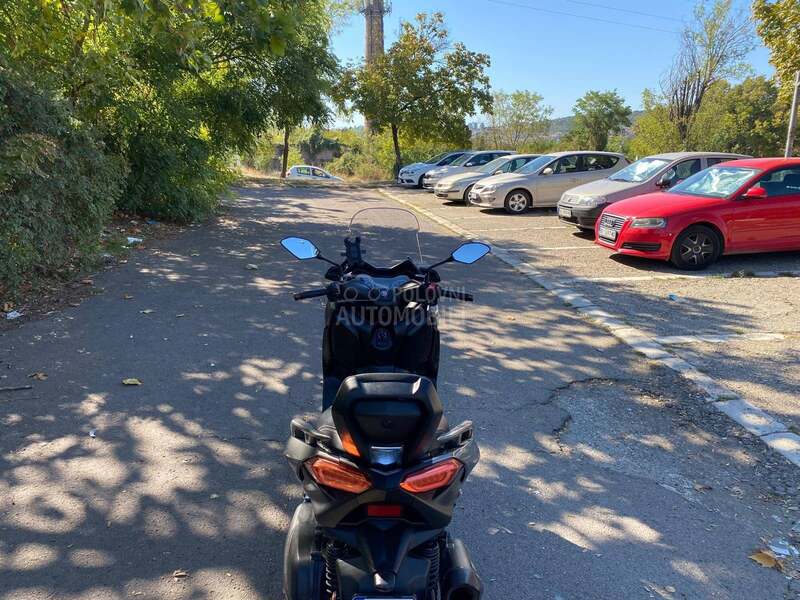 Yamaha XMax
