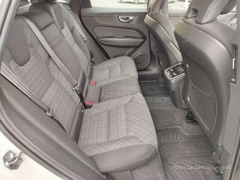 Volvo XC60 B4 MOM PRO AT8 AWD