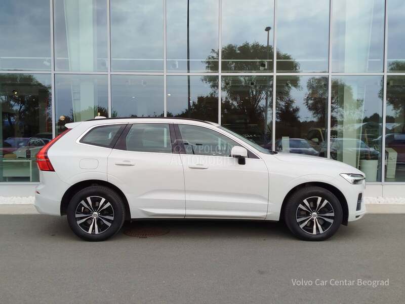 Volvo XC60 B4 MOM PRO AT8 AWD