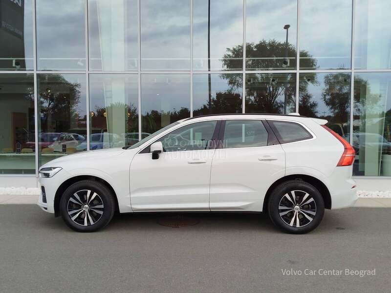 Volvo XC60 B4 MOM PRO AT8 AWD