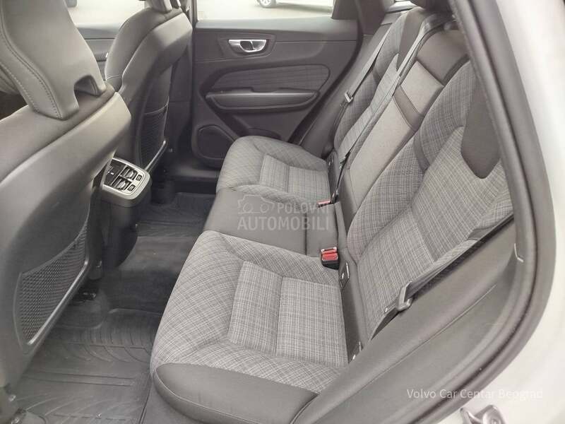 Volvo XC60 B4 MOM PRO AT8 AWD