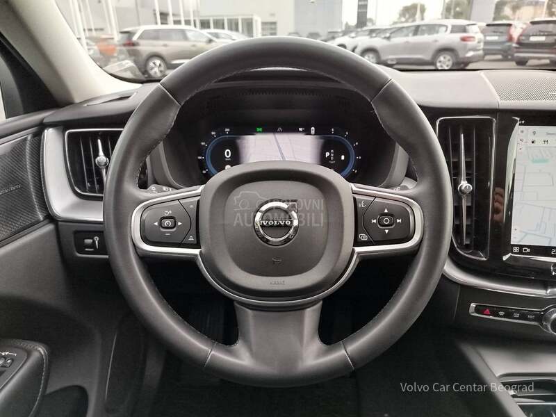 Volvo XC60 B4 MOM PRO AT8 AWD