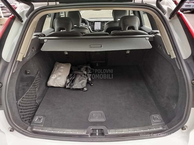 Volvo XC60 B4 MOM PRO AT8 AWD