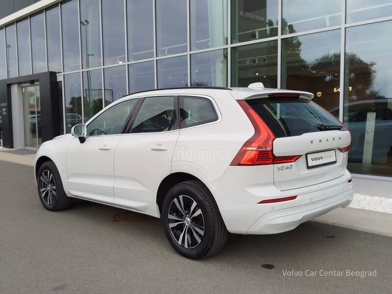 Volvo XC60 B4 MOM PRO AT8 AWD