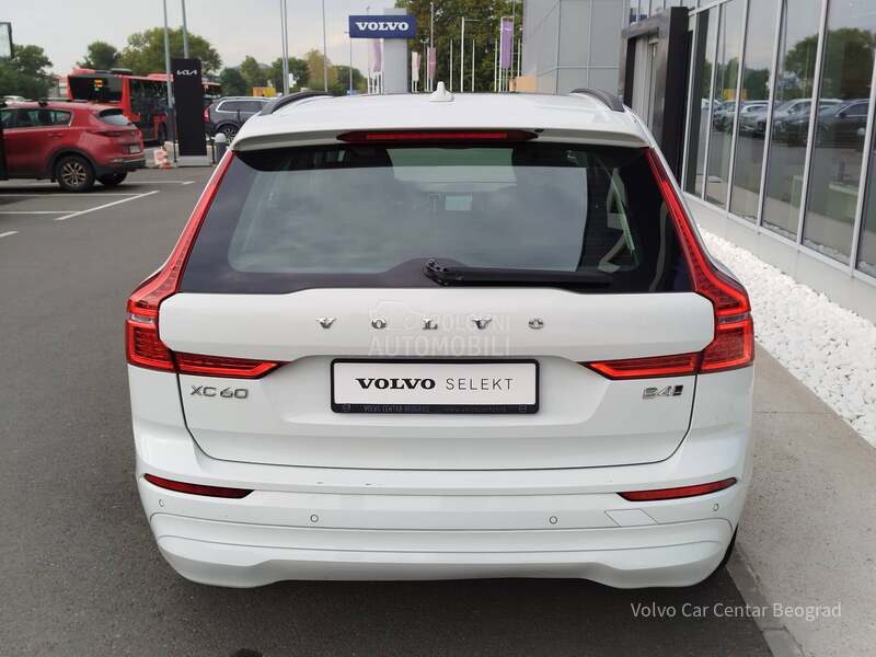 Volvo XC60 B4 MOM PRO AT8 AWD